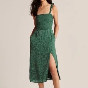 Abercrombie & Fitch midi dress : best dressed guest